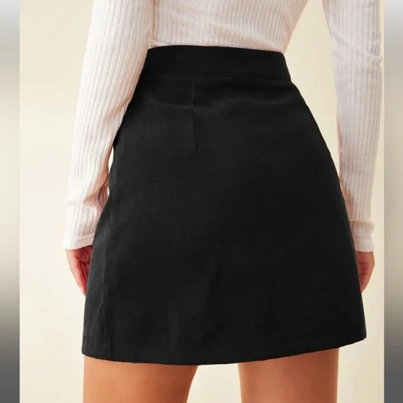 SHEIN Black Button Front A-line High Waist Solid Mini Skirt - Picture 2 of 8